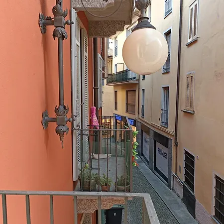 At The Appartement Intra