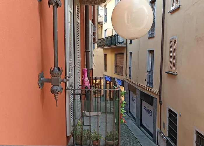 At The Lejlighed Intra